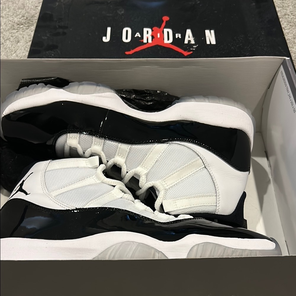 Air Jordan Retro 11 Sneakers